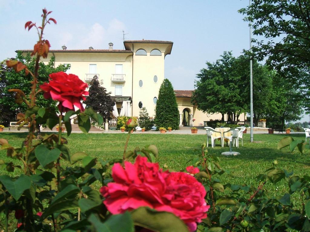 Villa Belvedere 1849 Misano di Gera dʼAdda Exteriör bild